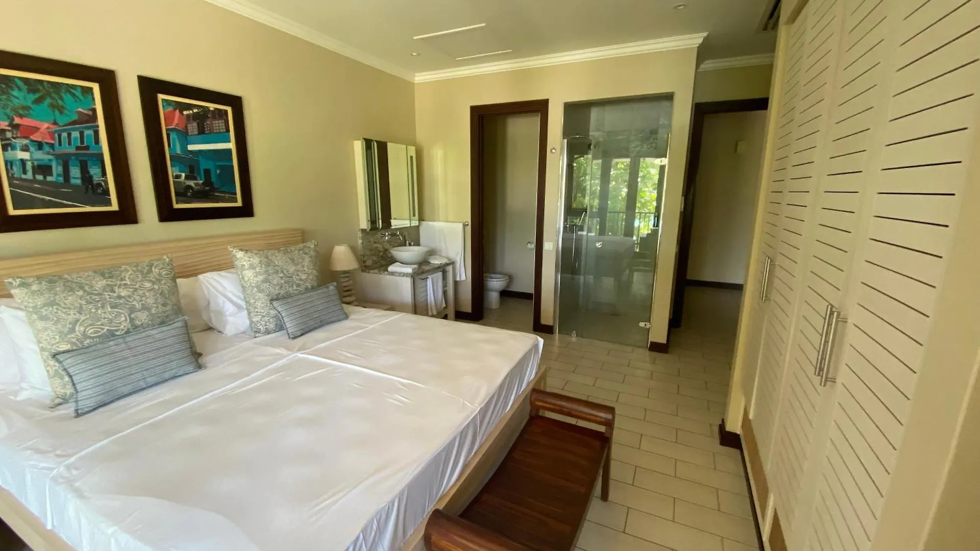 Spas Villas Eden Island Victoria