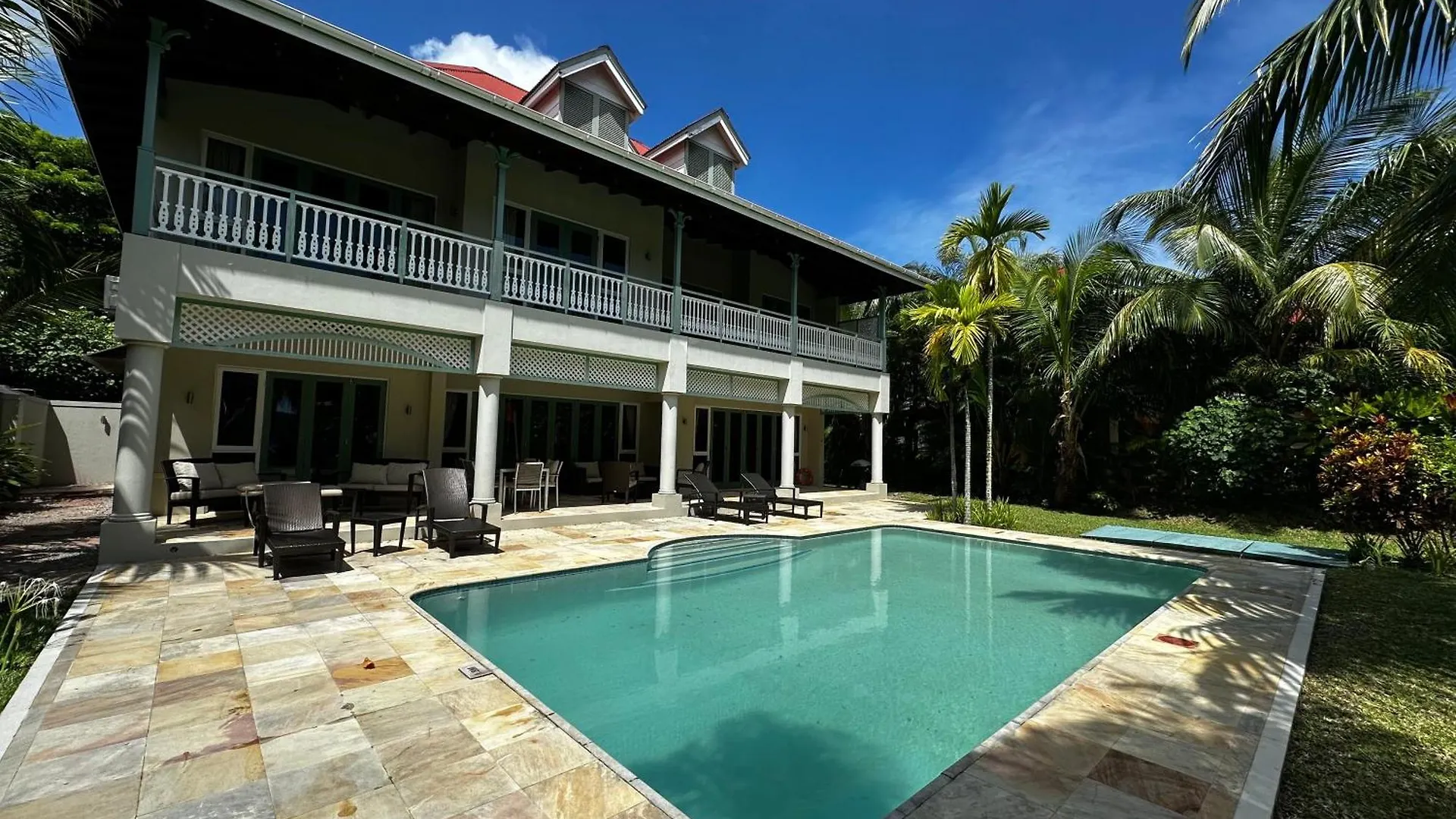 Spas Villas Eden Island Victoria