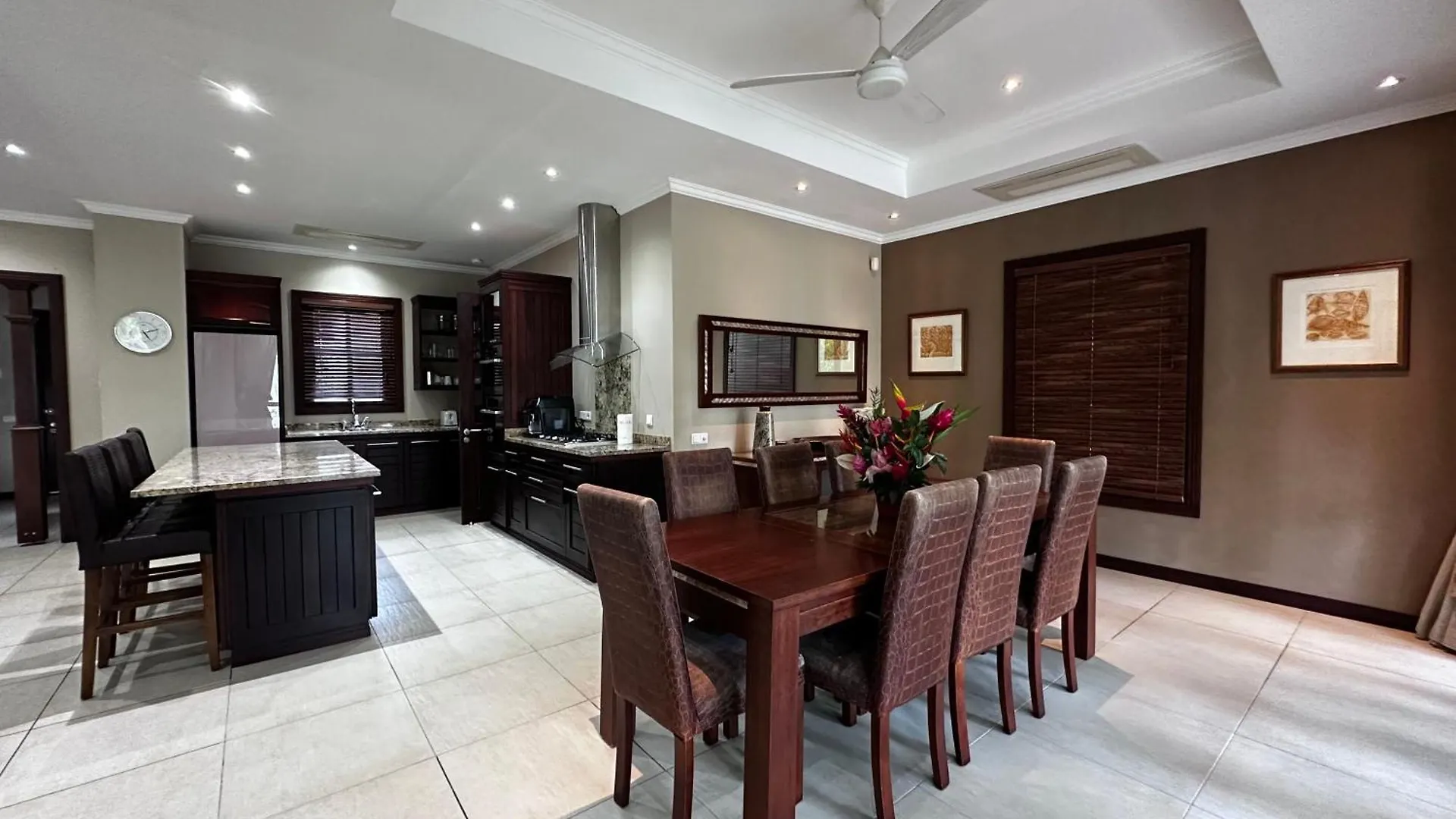 Spas Villas Eden Island Victoria