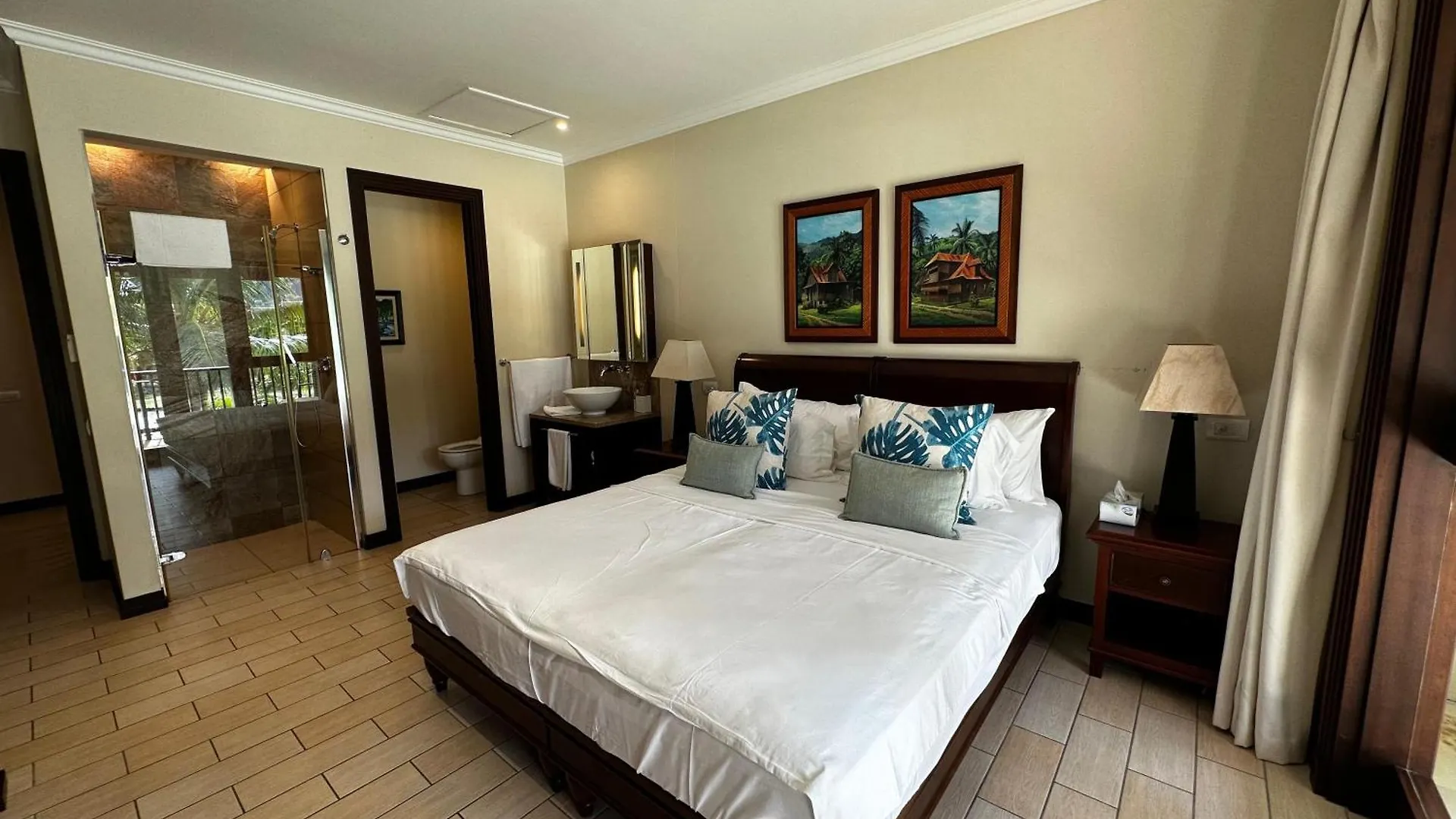 Spas Villas Eden Island Victoria Apartment