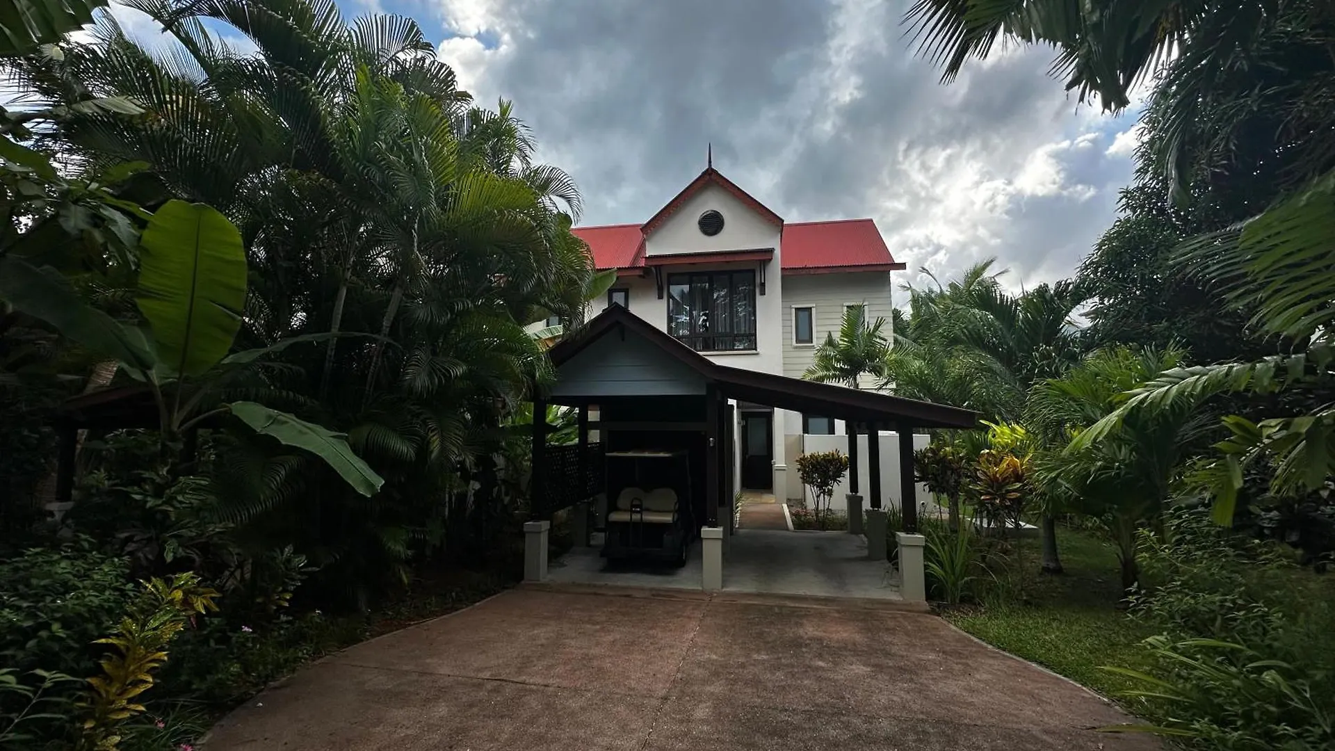 Spas Villas Eden Island Victoria