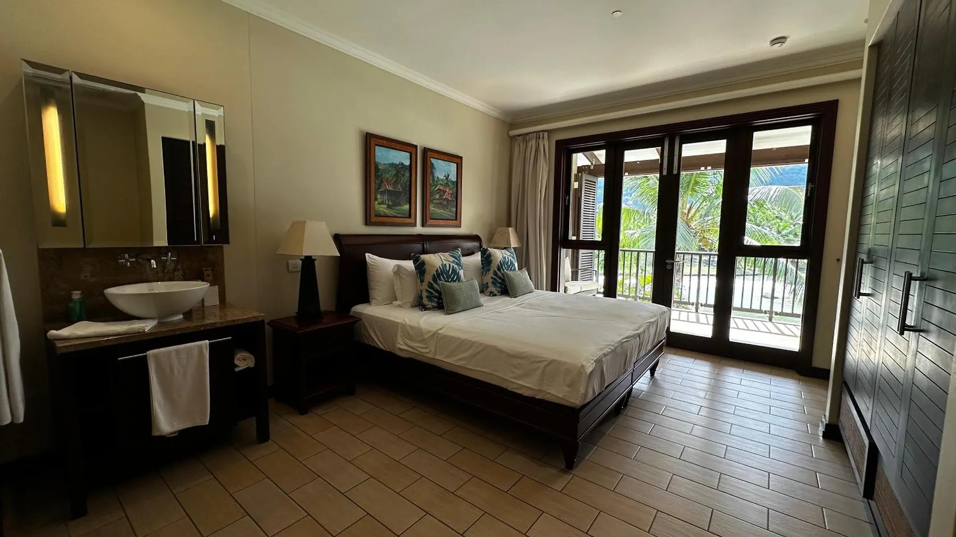 Spas Villas Eden Island Victoria