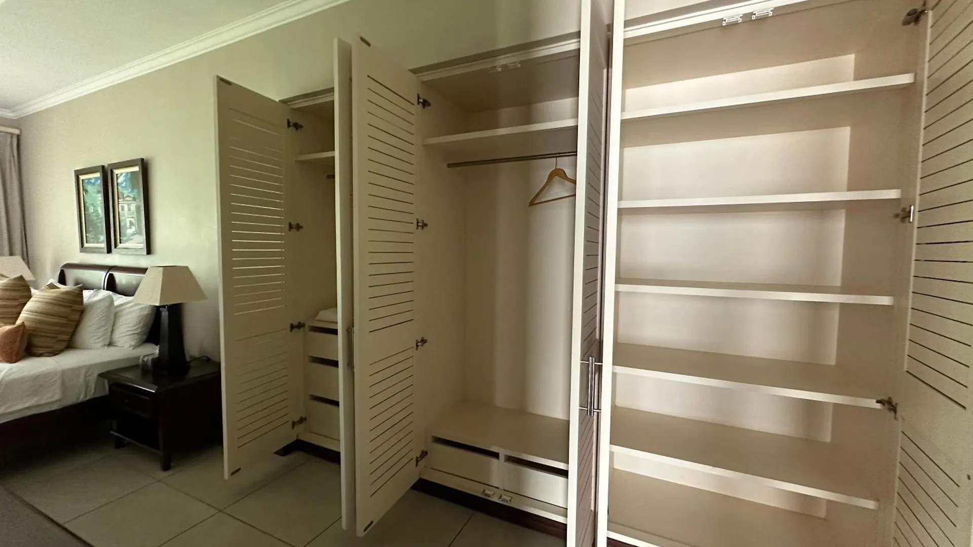 Spas Villas Eden Island Victoria
