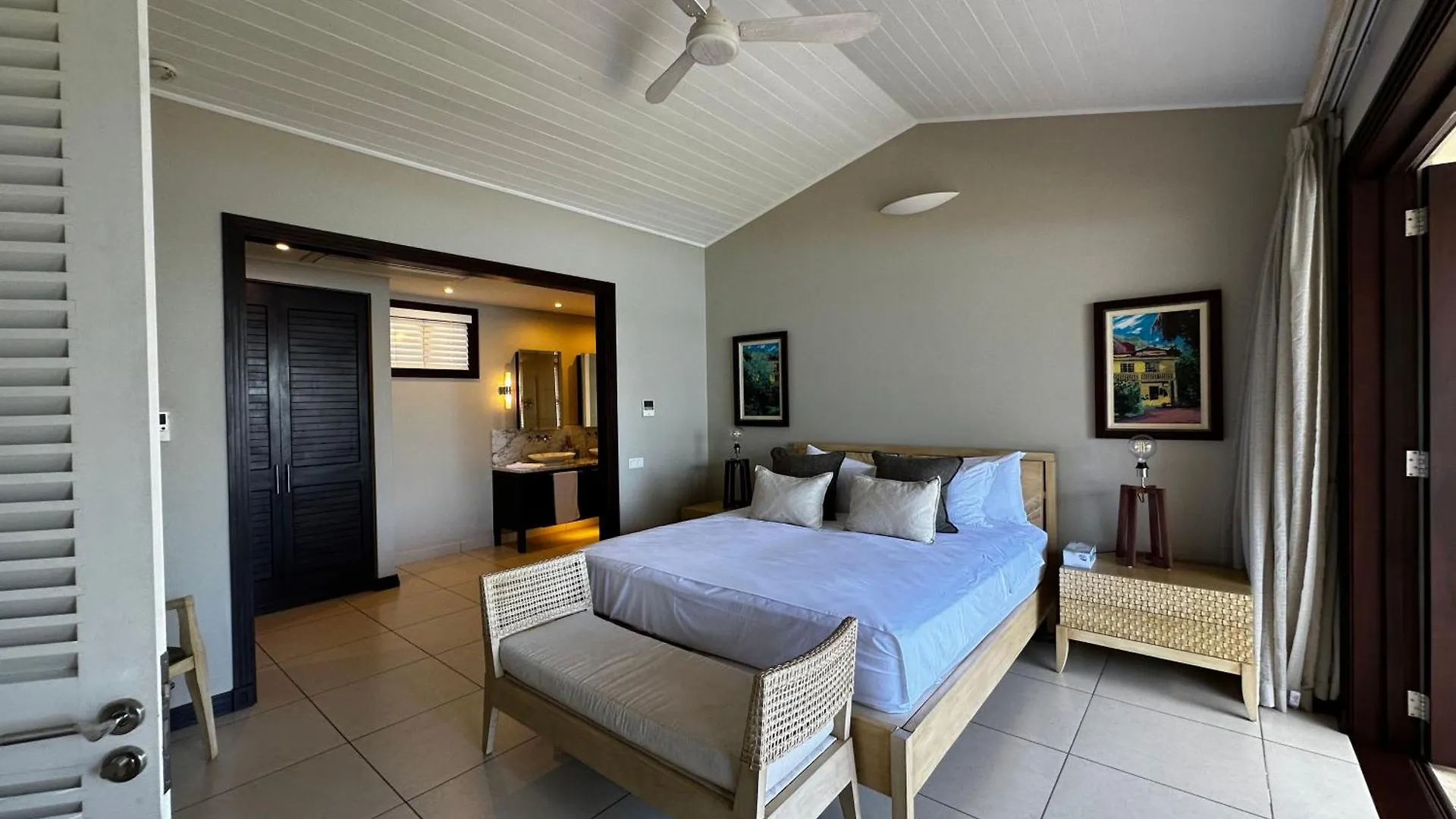 Spas Villas Eden Island Victoria Apartment