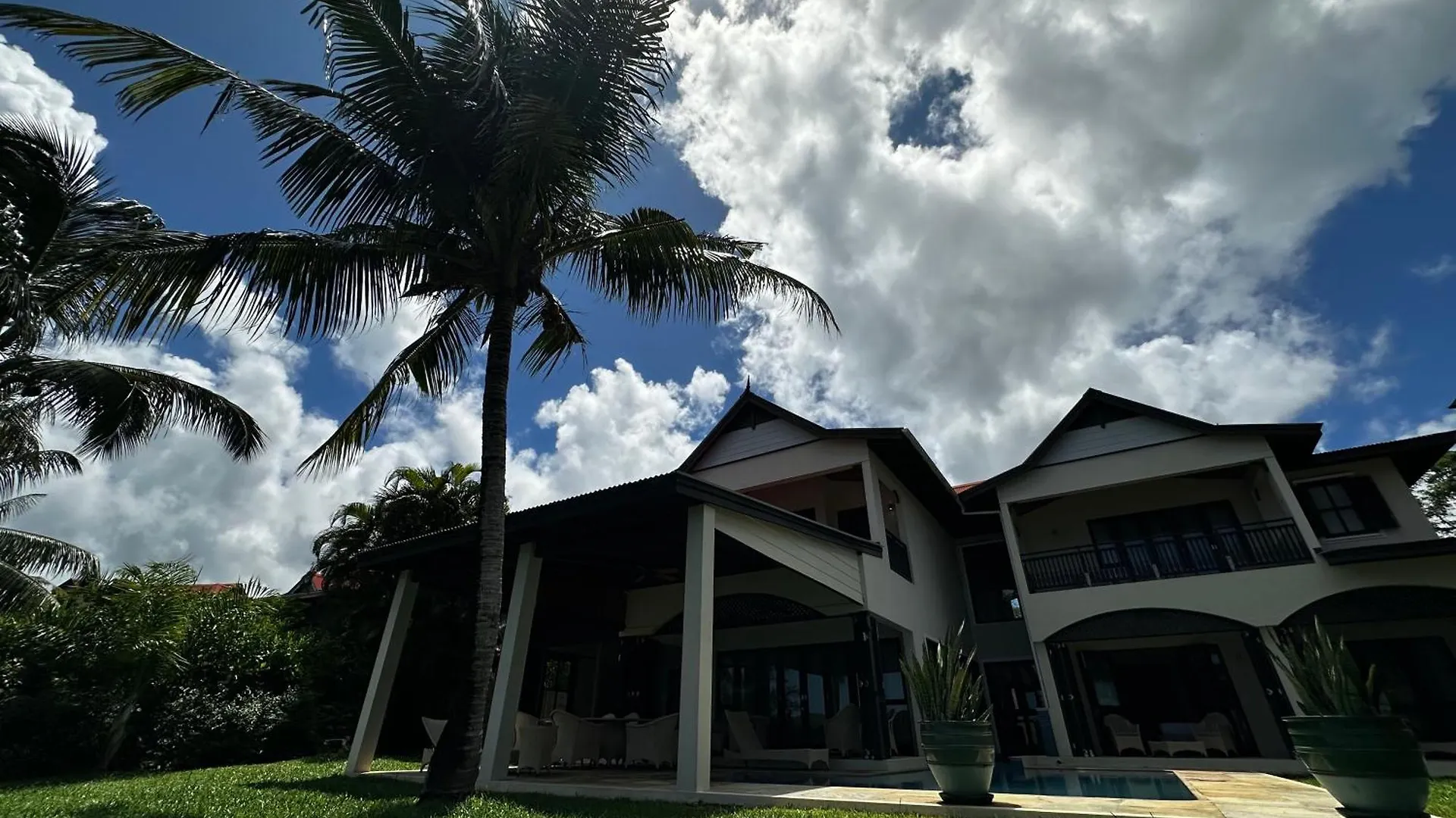 Spas Villas Eden Island Victoria