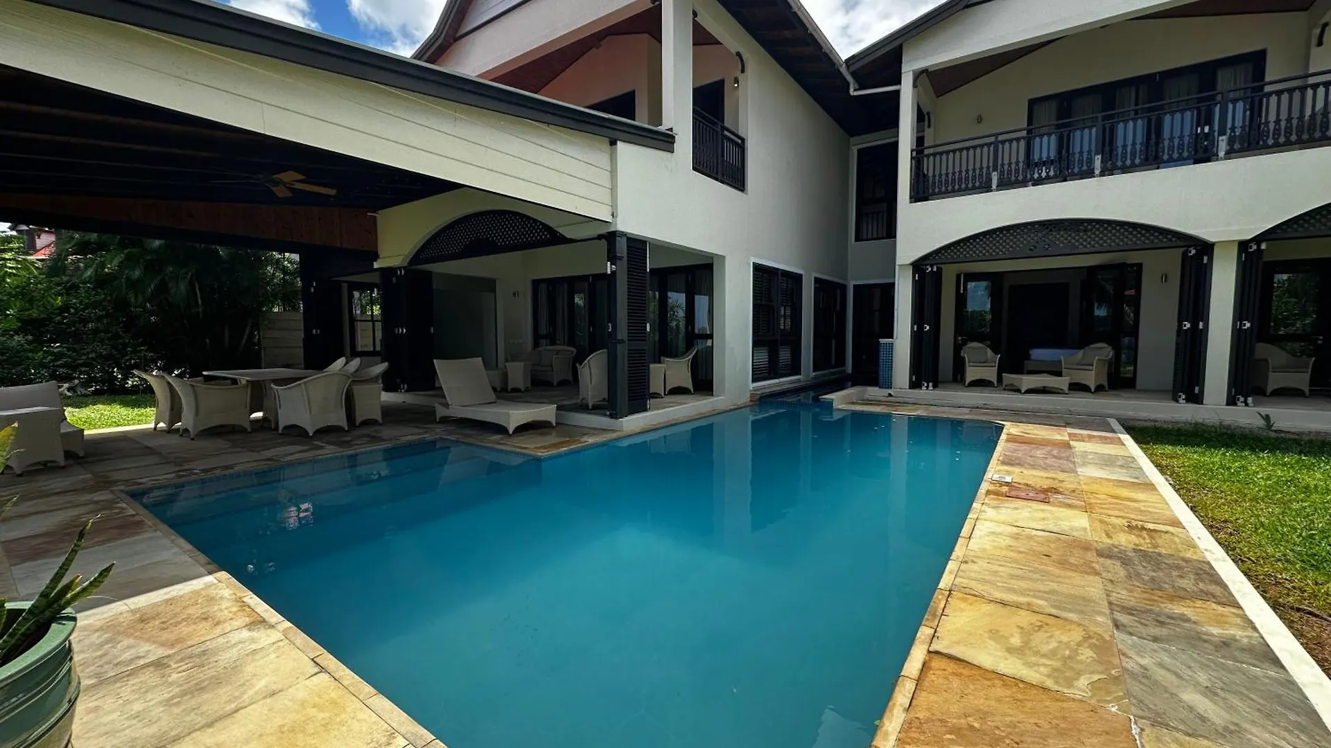 Apartment Spas Villas Eden Island Victoria