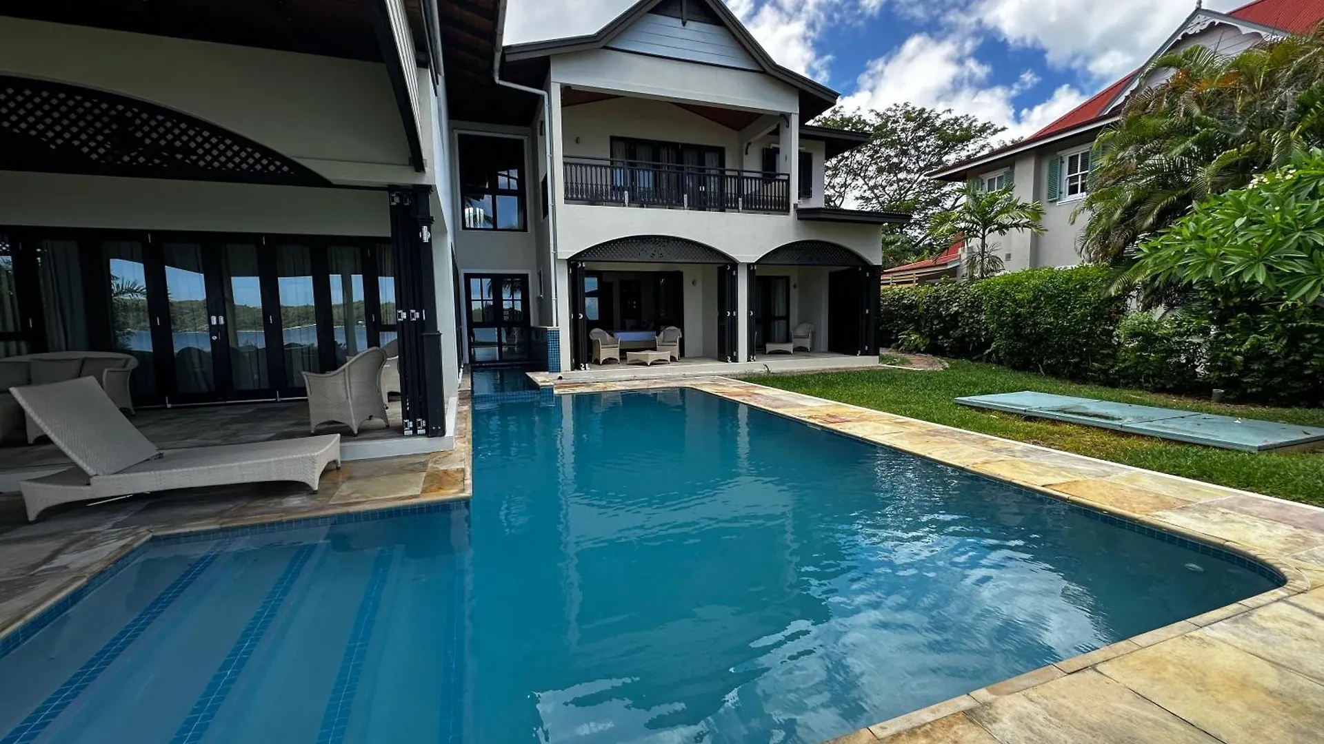 Apartment Spas Villas Eden Island Victoria