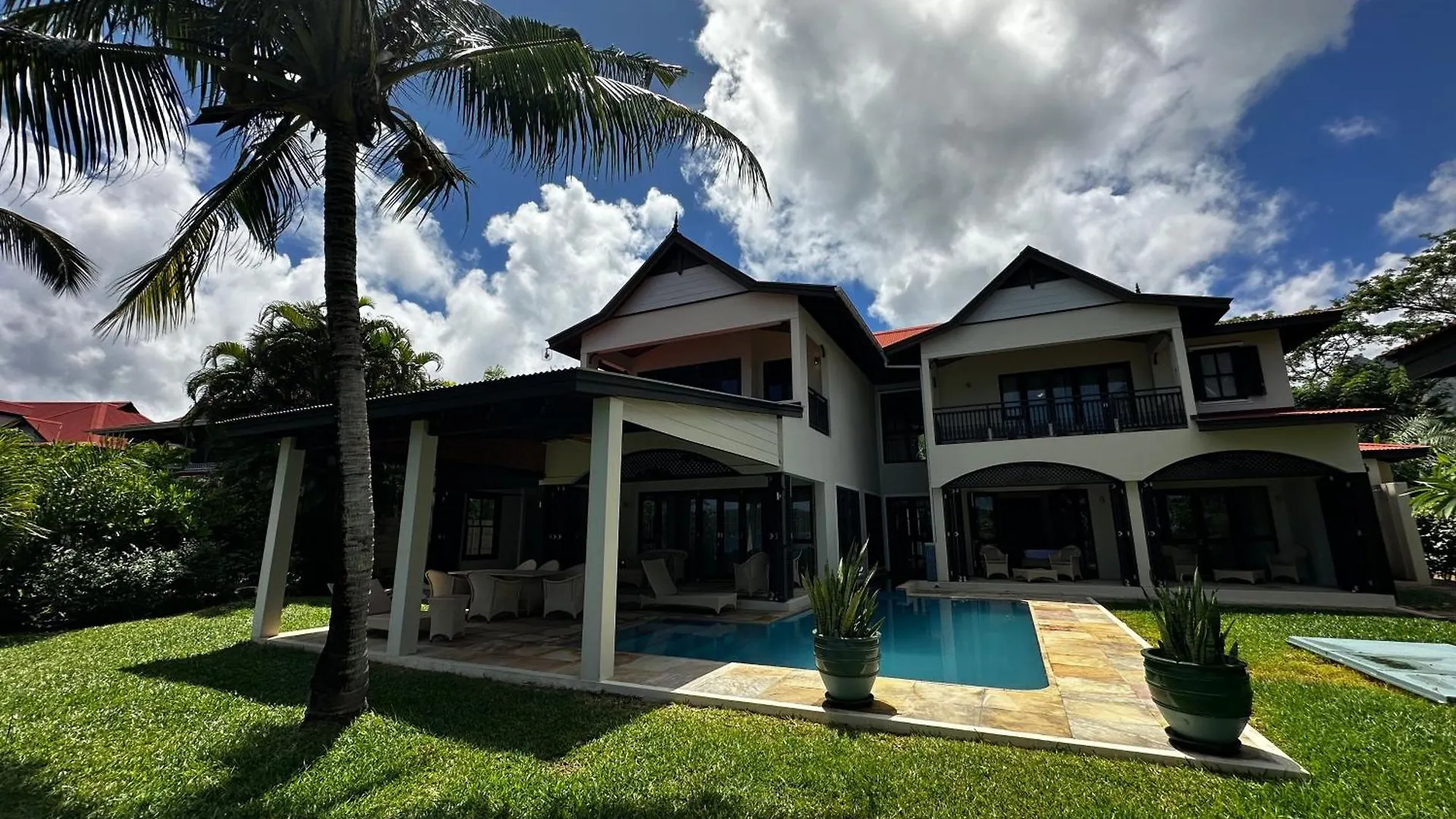 Spas Villas Eden Island Victoria Apartment
