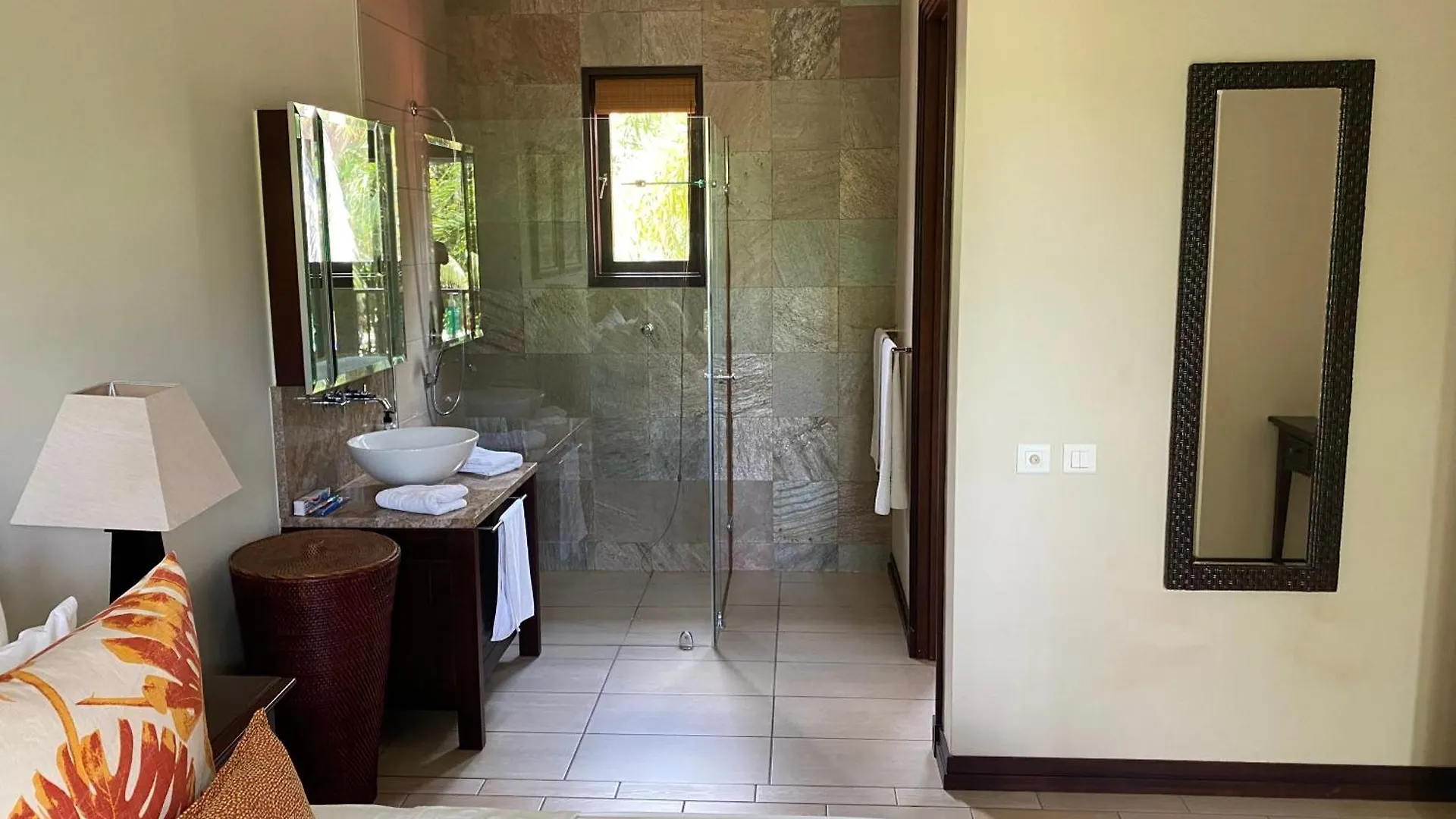 Spas Villas Eden Island Victoria Apartment