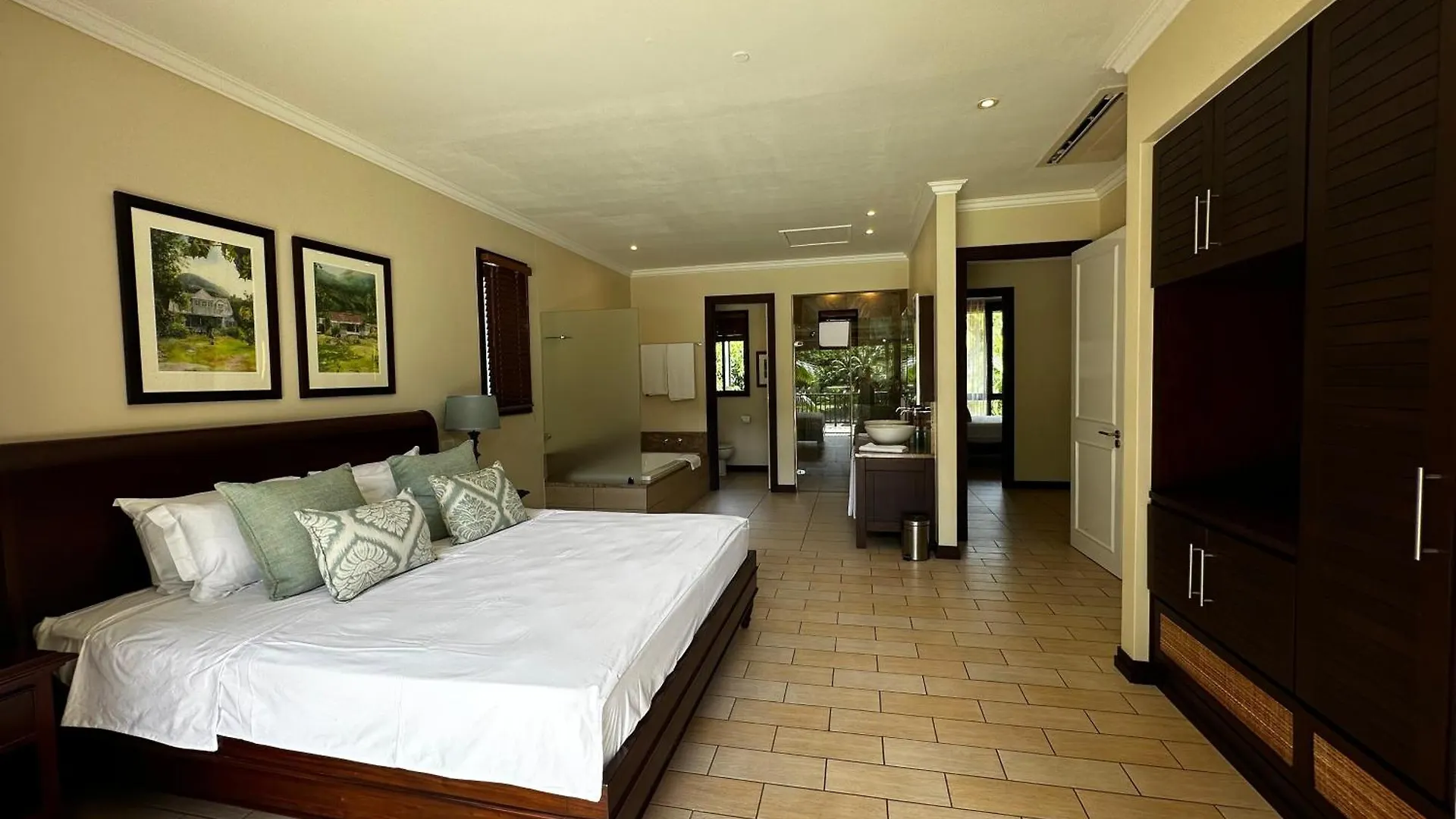 Spas Villas Eden Island Victoria Apartment